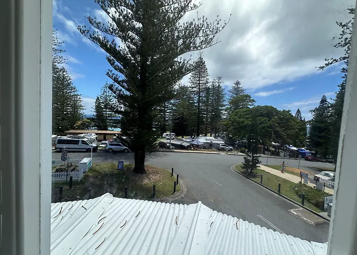 Seabreeze Beach Hotel